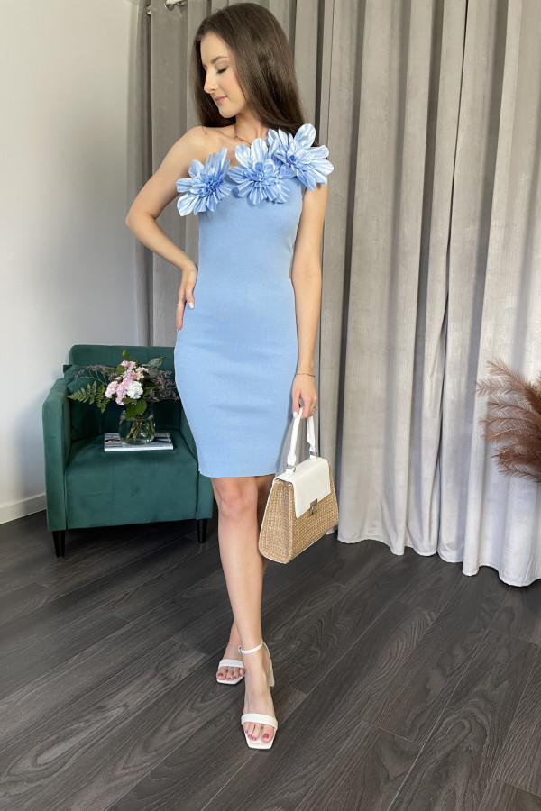 Sukienka dopasowana z kwiatami 3D niebieska BRENDA