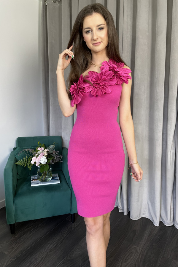 Sukienka dopasowana z kwiatami 3D fuksja BRENDA