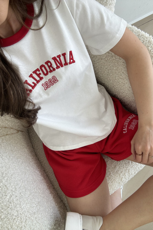 Komplet bawełniany szorty + t-shirt czerwony HOLIDAY 4