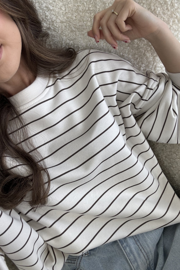 Bluza oversize w czekoladowe paski VOGUE 4