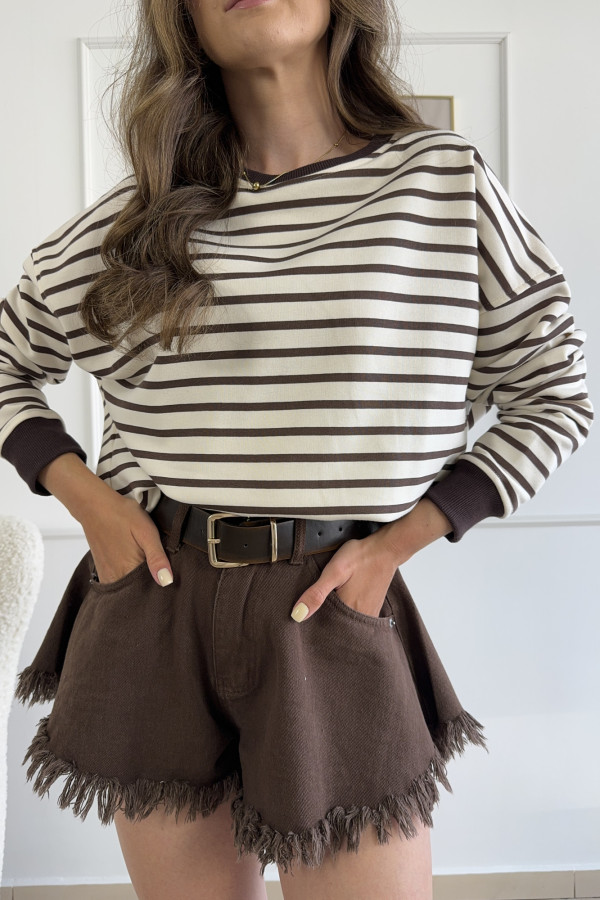 Bluza o kroju oversize paski na beżowym tle FERRA