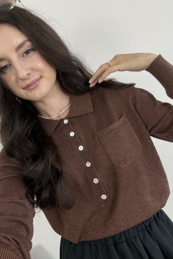 Sweter polo ze złotą nitką i guzikami czekoladowy MULAN