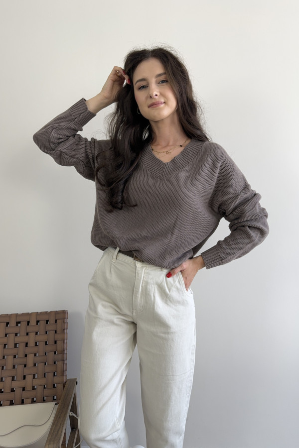 Sweter oversize z dekoltem w serek fango RICE
