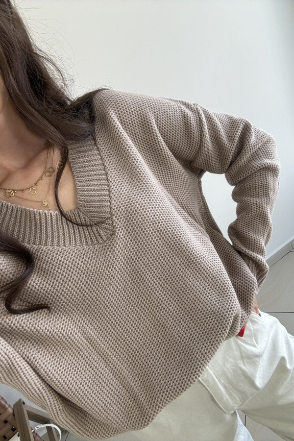 Sweter oversize z dekoltem w serek beżowy RICE 3