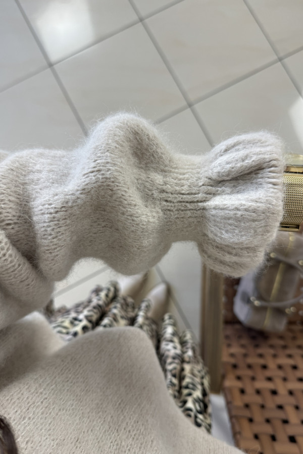 Sweter oversize z falbankami baby alpaca i wełna beżowy HARRY 2