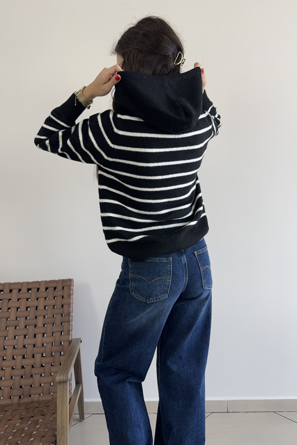 Sweter w paski z kapturem czarny CASUAL 2