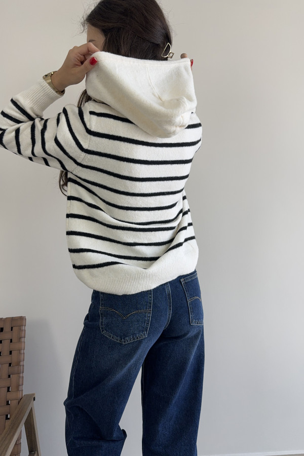 Sweter w paski z kapturem śmietankowy CASUAL 2