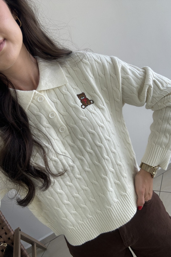 Sweter o krótszym kroju z naszywką śmietankowy TED