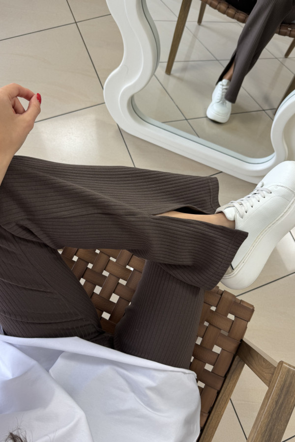 Legginsy prążkowane dzwony czekoladowe PHILO 1