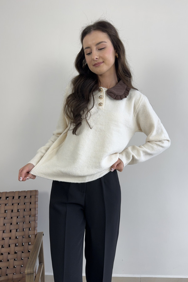 Sweter z kontrastującym kołnierzykiem i złotymi guzikami COLLAR 3