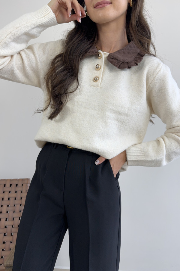 Sweter z kontrastującym kołnierzykiem i złotymi guzikami COLLAR 4