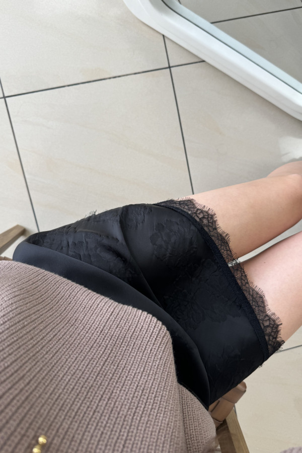 Spódnica satynowa z koronką czarna TRENDY 2