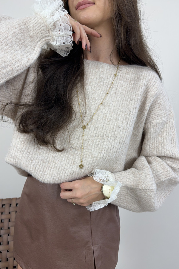 Sweter beżowy z koronką przy rękawach LIVIA