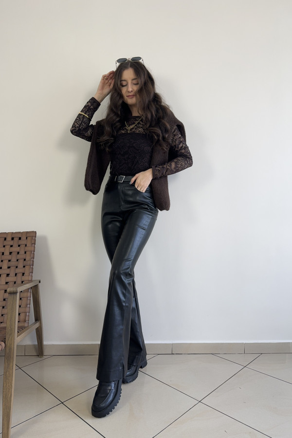 Spodnie z ekoskóry dzwony z paskiem LANOS