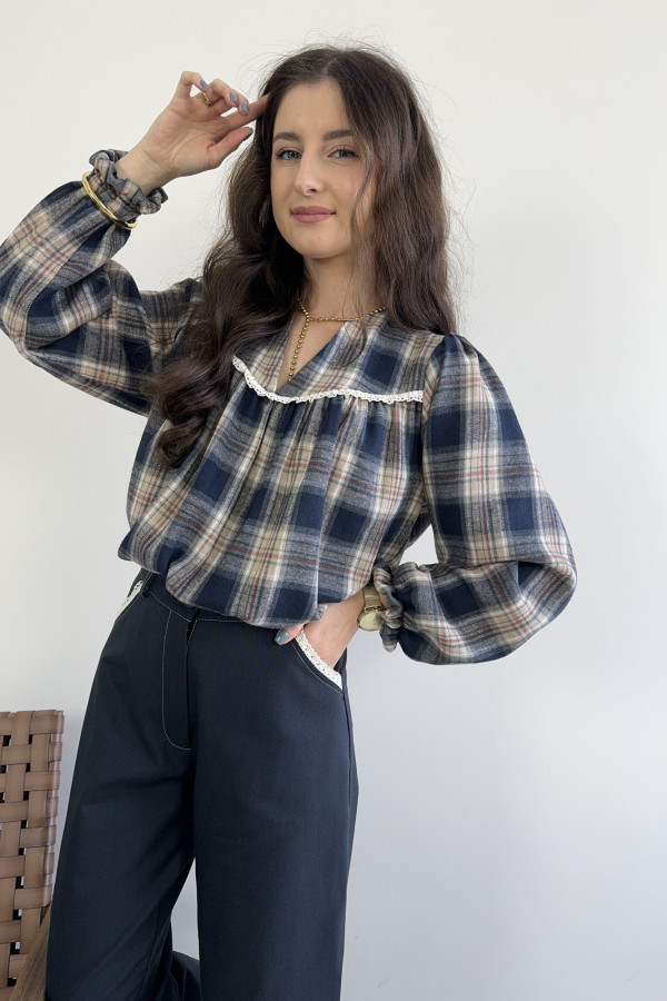 Bluzka w kratę z koronką granatowa MILAGRO