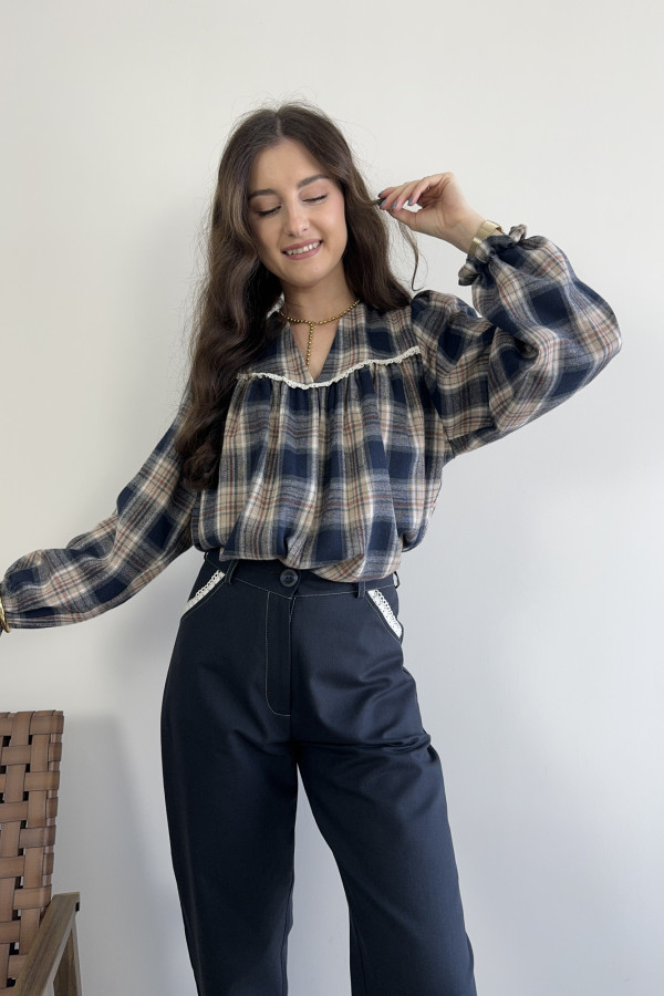 Bluzka w kratę z koronką granatowa MILAGRO 1